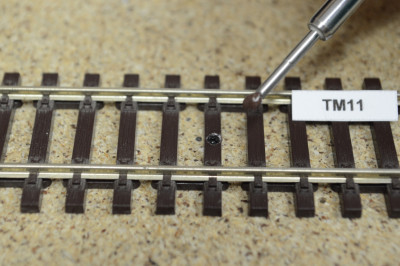 Repair sealant for covering holes in track sleepers, brown 4, 15g